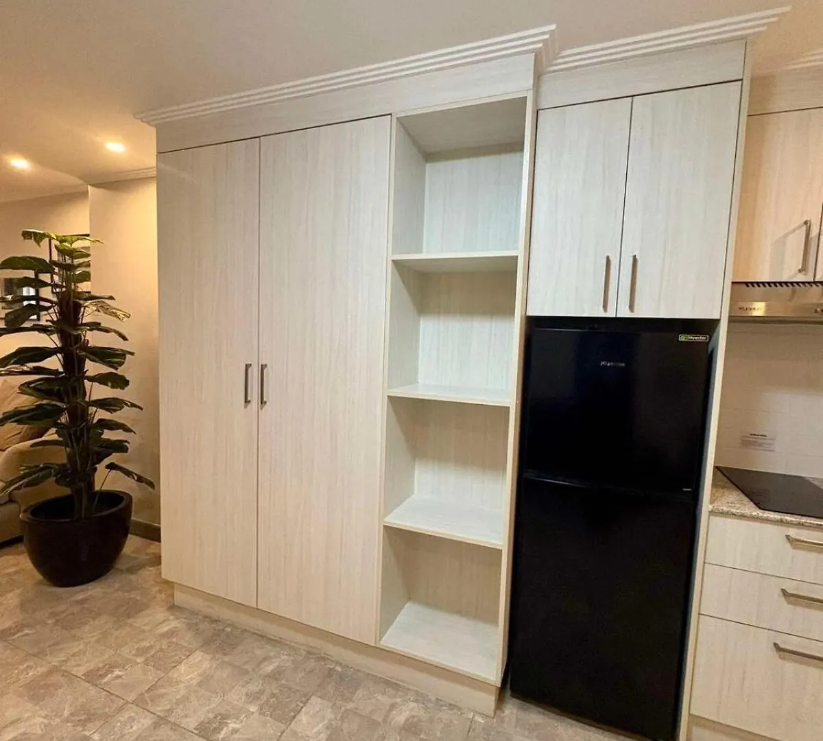 Sheryll Escapes - La Grande Phase 2, Grand King Studio 517 With Balcony, Wifi & Netflix Ángeles Filipinas
