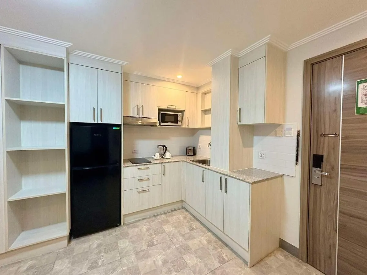 Sheryll Escapes - La Grande Phase 2, Grand King Studio 517 With Balcony, Wifi & Netflix Ángeles