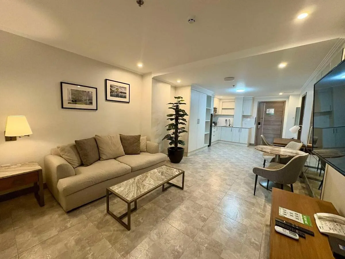 Sheryll Escapes - La Grande Phase 2, Grand King Studio 517 With Balcony, Wifi & Netflix Ángeles 0*,