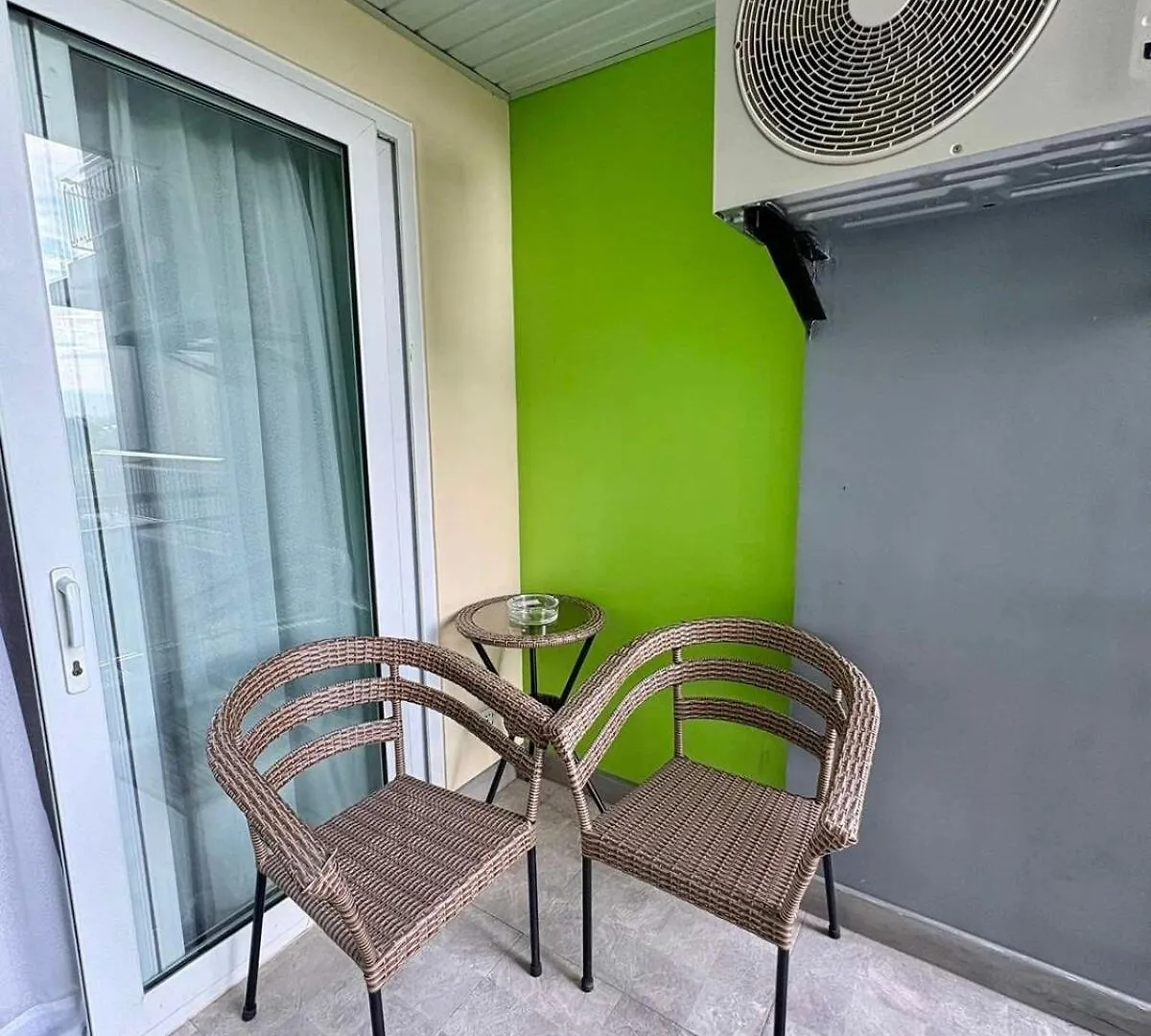 Sheryll Escapes - La Grande Phase 2, Grand King Studio 517 With Balcony, Wifi & Netflix Ángeles Apartamento