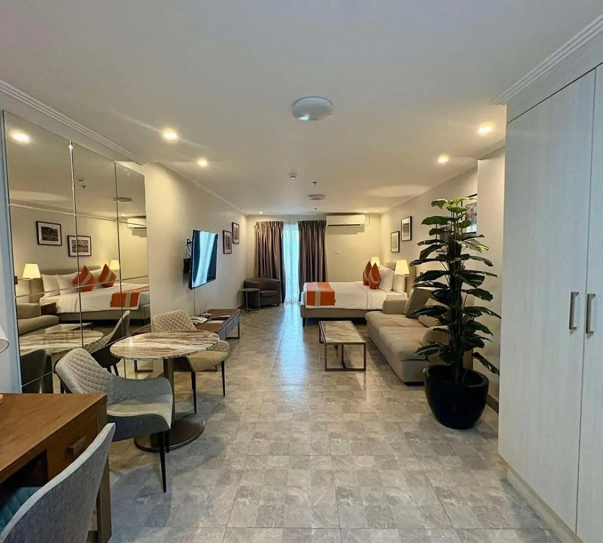 Apartamento Sheryll Escapes - La Grande Phase 2, Grand King Studio 517 With Balcony, Wifi & Netflix Ángeles Filipinas