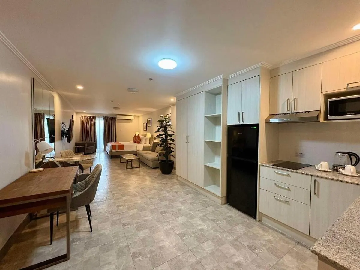 Sheryll Escapes - La Grande Phase 2, Grand King Studio 517 With Balcony, Wifi & Netflix Ángeles